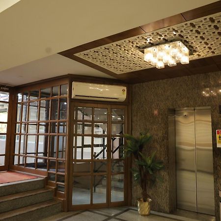 โฮเต็ล แมงกสลอร์ อินเตอร์เนชั่นเนล Hotel มังคาลอร์ ภายนอก รูปภาพ