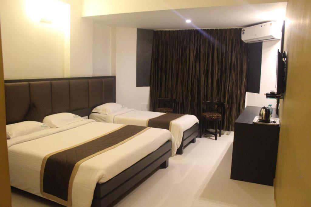 โฮเต็ล แมงกสลอร์ อินเตอร์เนชั่นเนล Hotel มังคาลอร์ ภายนอก รูปภาพ