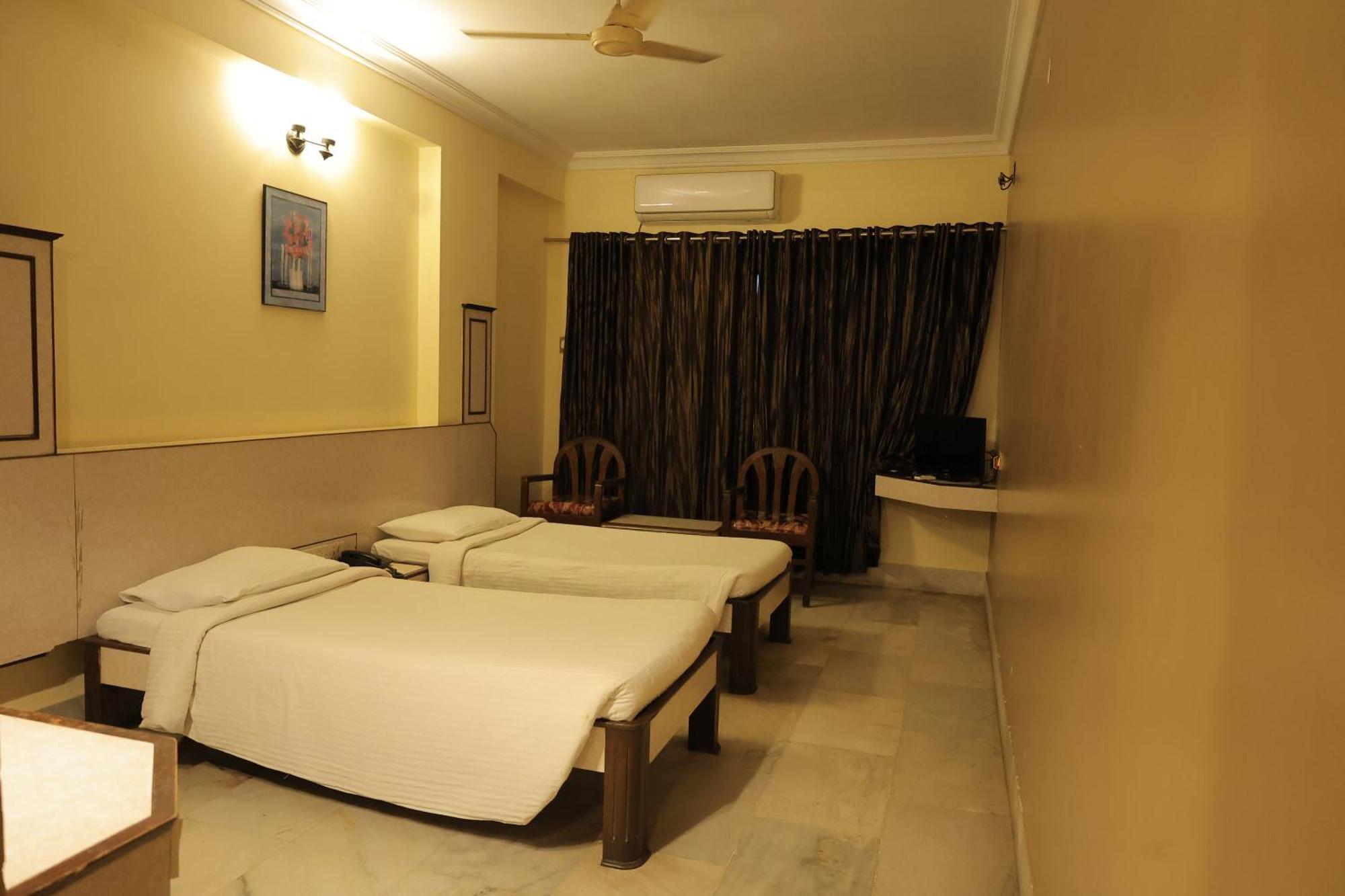 โฮเต็ล แมงกสลอร์ อินเตอร์เนชั่นเนล Hotel มังคาลอร์ ภายนอก รูปภาพ