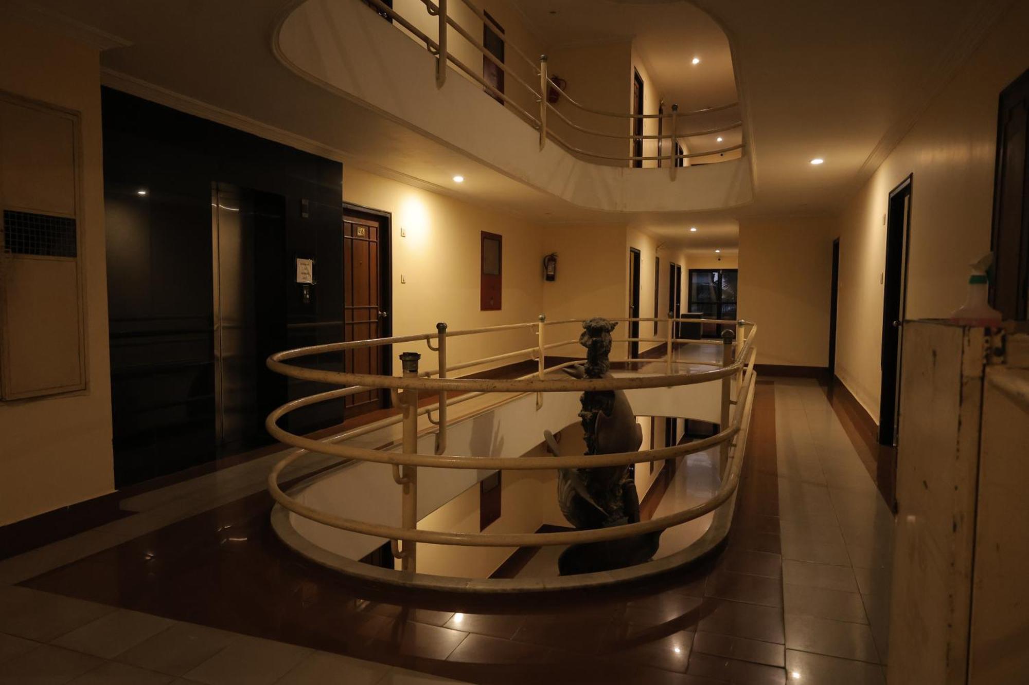 โฮเต็ล แมงกสลอร์ อินเตอร์เนชั่นเนล Hotel มังคาลอร์ ภายนอก รูปภาพ