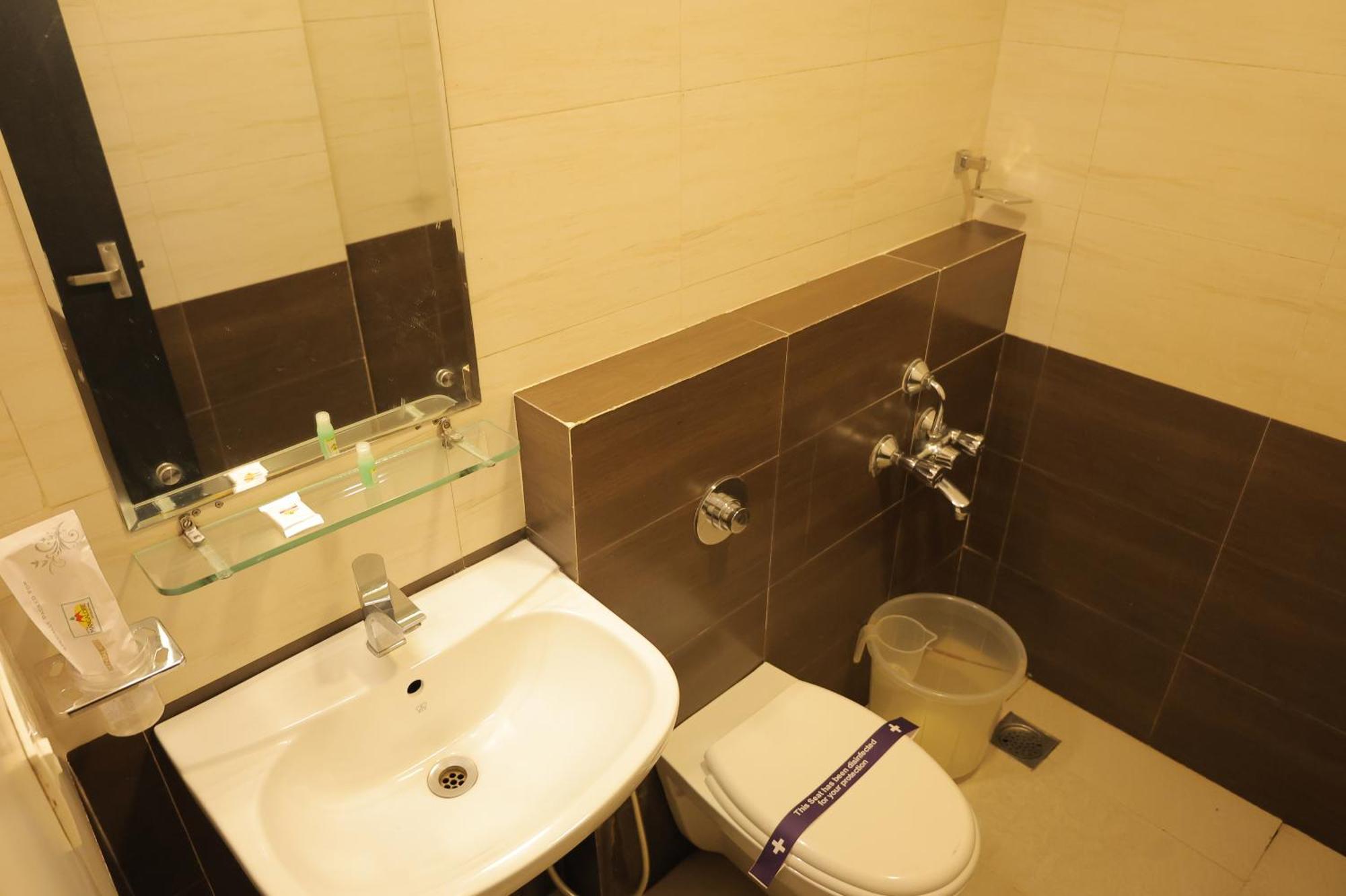 โฮเต็ล แมงกสลอร์ อินเตอร์เนชั่นเนล Hotel มังคาลอร์ ภายนอก รูปภาพ