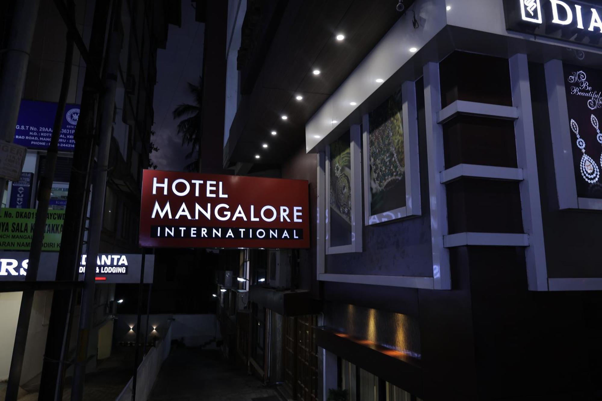 โฮเต็ล แมงกสลอร์ อินเตอร์เนชั่นเนล Hotel มังคาลอร์ ภายนอก รูปภาพ