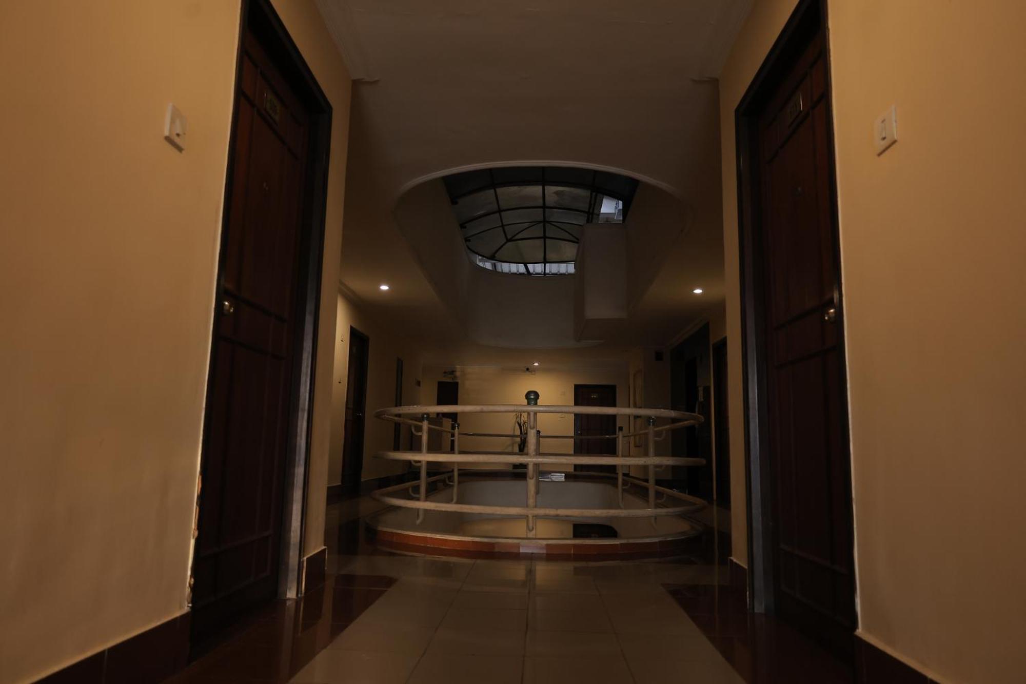โฮเต็ล แมงกสลอร์ อินเตอร์เนชั่นเนล Hotel มังคาลอร์ ภายนอก รูปภาพ