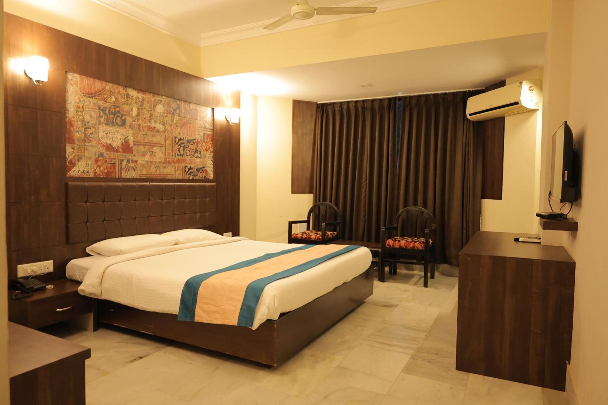 โฮเต็ล แมงกสลอร์ อินเตอร์เนชั่นเนล Hotel มังคาลอร์ ภายนอก รูปภาพ