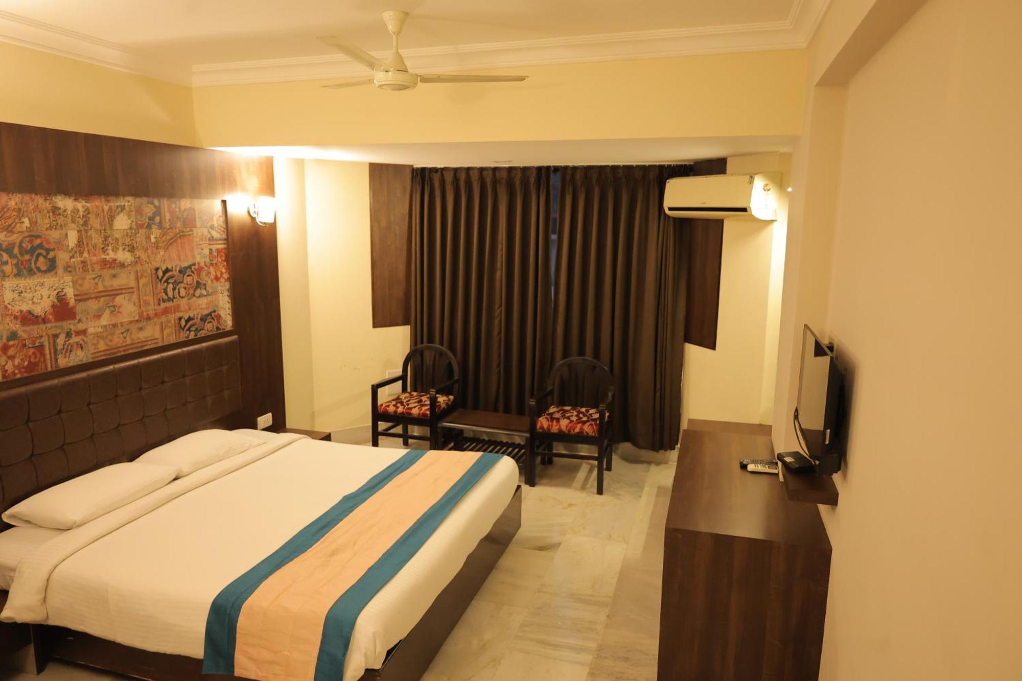 โฮเต็ล แมงกสลอร์ อินเตอร์เนชั่นเนล Hotel มังคาลอร์ ภายนอก รูปภาพ
