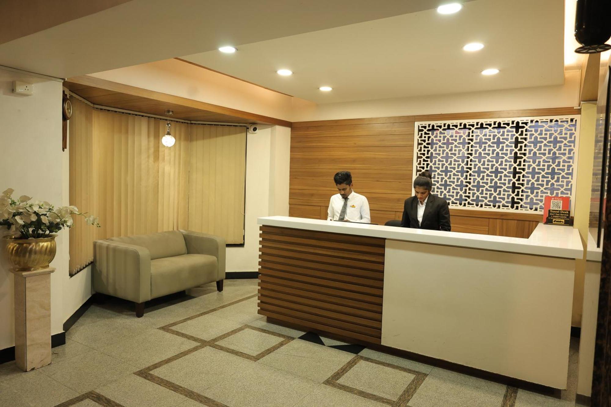 โฮเต็ล แมงกสลอร์ อินเตอร์เนชั่นเนล Hotel มังคาลอร์ ภายนอก รูปภาพ