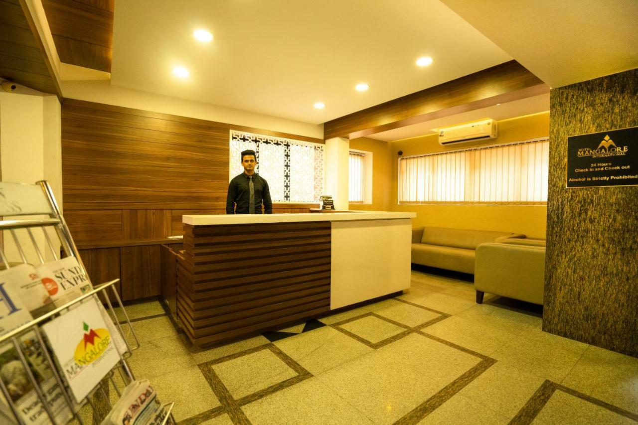 โฮเต็ล แมงกสลอร์ อินเตอร์เนชั่นเนล Hotel มังคาลอร์ ภายนอก รูปภาพ