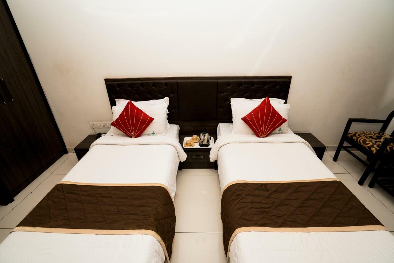 โฮเต็ล แมงกสลอร์ อินเตอร์เนชั่นเนล Hotel มังคาลอร์ ภายนอก รูปภาพ