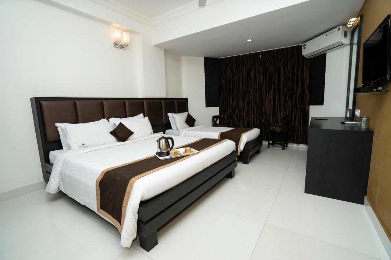 โฮเต็ล แมงกสลอร์ อินเตอร์เนชั่นเนล Hotel มังคาลอร์ ภายนอก รูปภาพ
